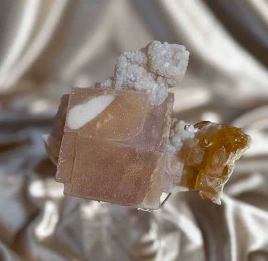 Coated Honey Calcite Formation