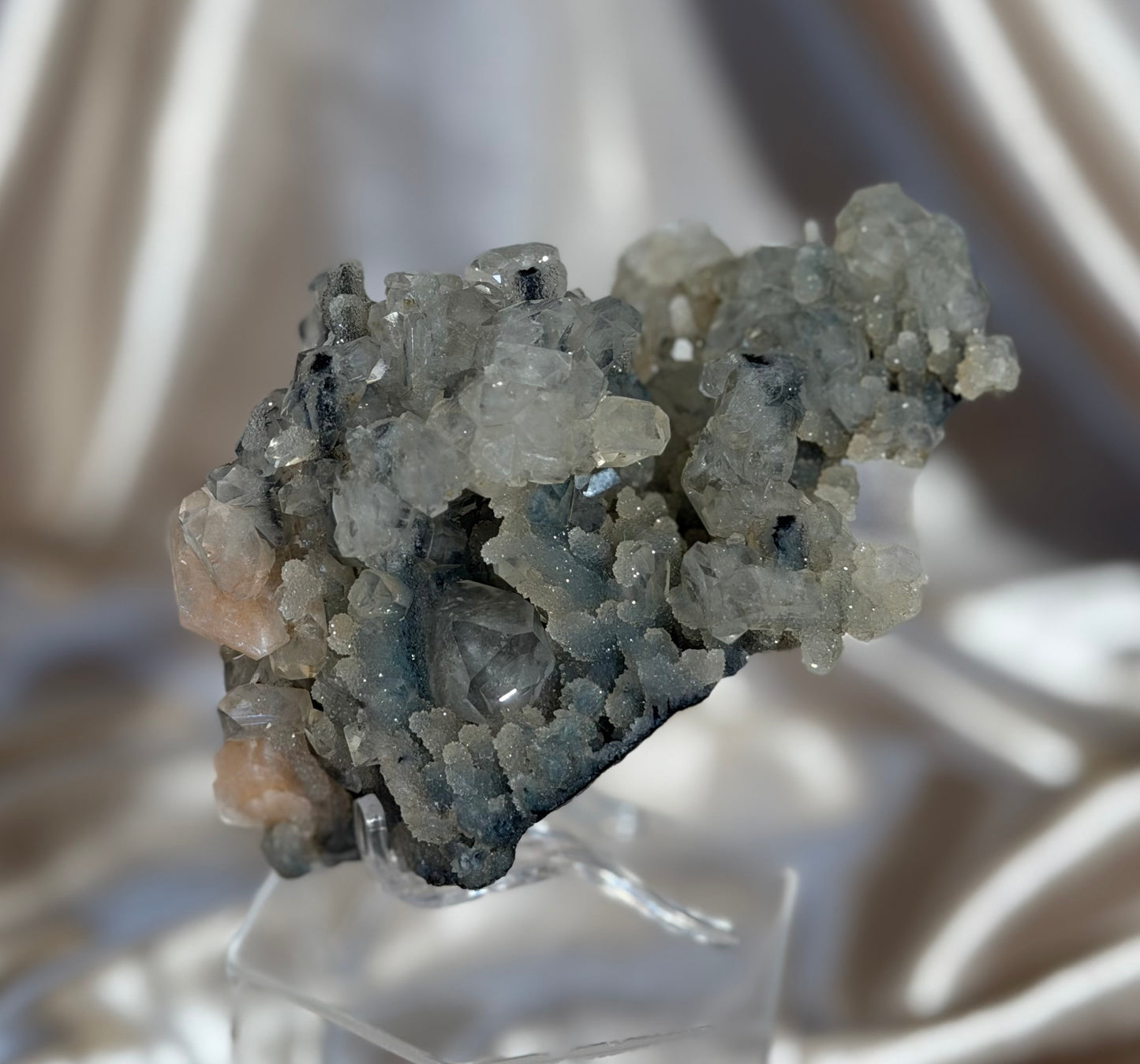Apophyllite on Blue Chalcedony E